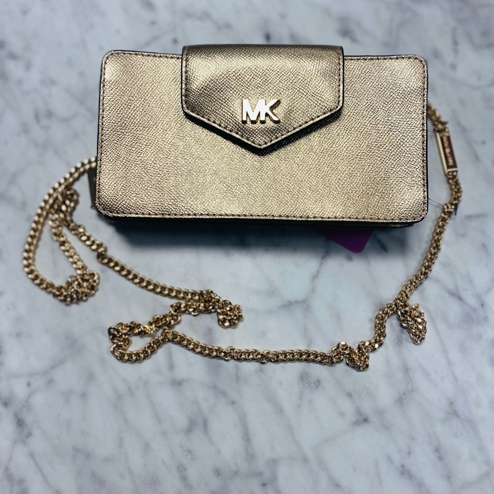 MK Michael Kors wallet/crossbody gold purse with gold chain and lots of room